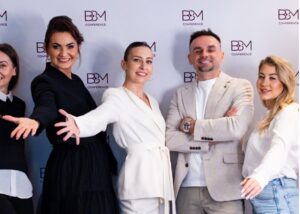 AMH sp. z o.o. rozwija markę i-coucou, oferującą lampy, łóżka i materace dla branży beauty