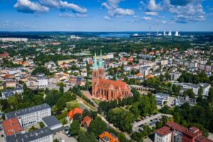 Rybnik to główny ośrodek aglomeracji zamieszkiwanej przez 600 tys. osób, stolica Subregionu Zachodniego Województwa Śląskiego