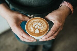 Wynajem ekspresu do kawy – na czym polega?