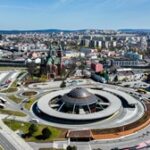 Kielce łączą przemysłowe tradycje z rozwojem nowoczesnych technologii i  usług dla biznesu, sektora kongresowo-wystawienniczego oraz gospodarki opartej na wiedzy